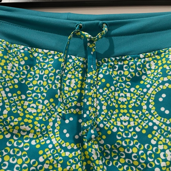 Columbia Blue & Green Shorts - Picture 2 of 6